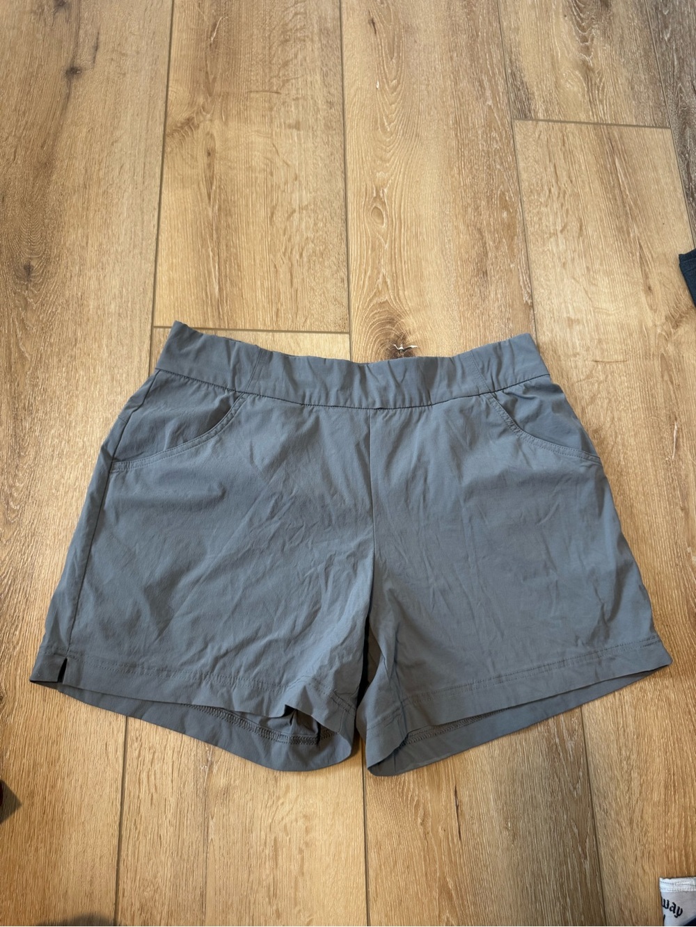 Columbia Women's Anytime Casual Shorts in city grey Size XL